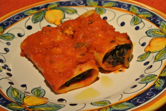 Paccheri ripieni di pesce spada, cavoli e funghi (Paccheri stuffed with swordfish, kale and mushroom)