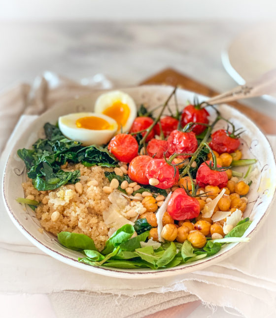 Lemony Mediterranean Quinoa Bowl